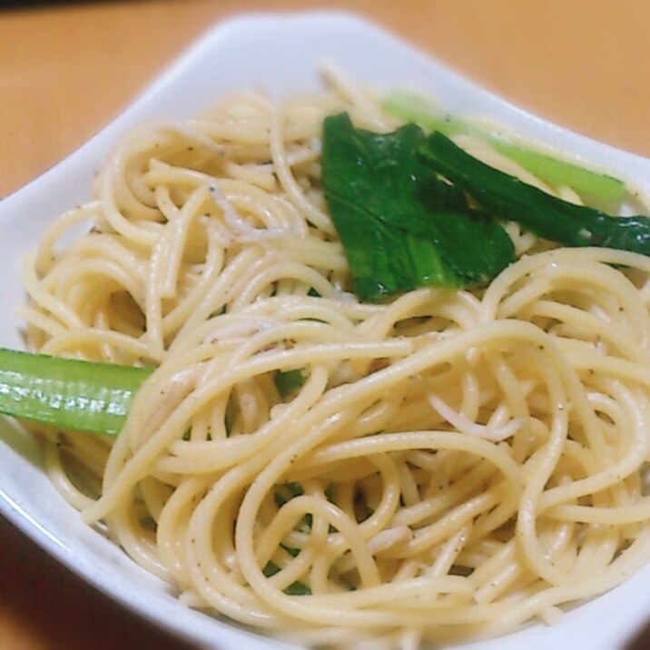 しらすと小松菜のにんにく醤油和風パスタ！